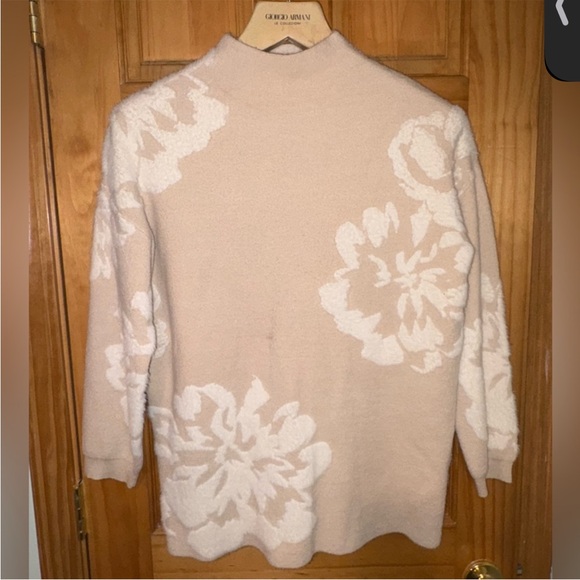 Anthropologie Sweaters - Anthropologie Women's Tan and White Floral Sweater
